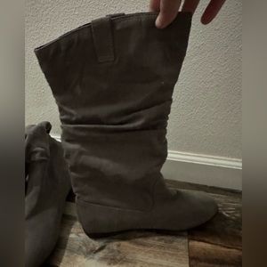 Women’s Grey Boots Size 11